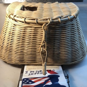 Vintage wicker fishing creel or basket 9” x 12” New never used