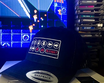 Gorra de camionero del videojuego High Score Konami Code