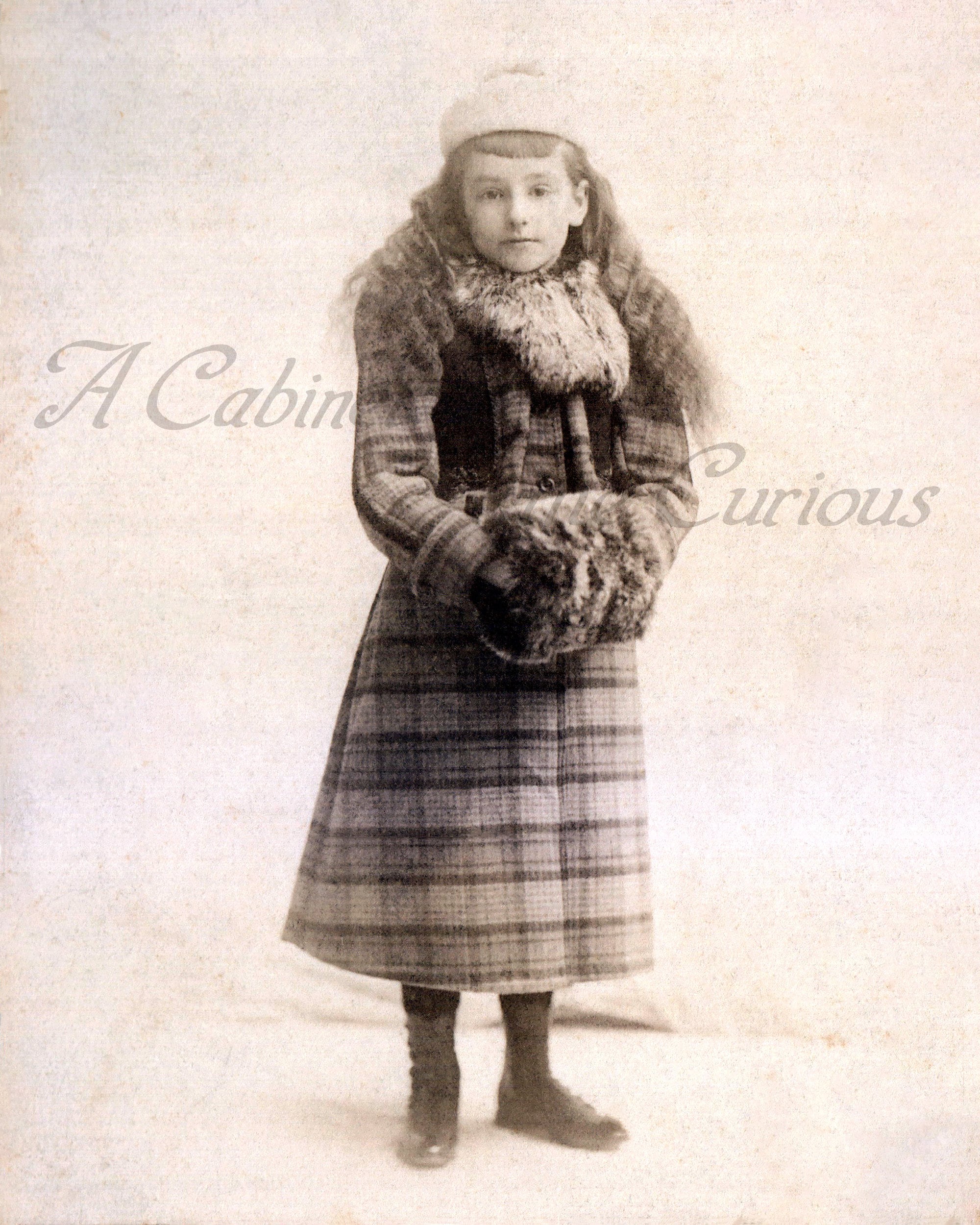 Old VINTAGE Antique LONG HAIR MAIDEN Photo Reprint Old VINTAGE Antique LONG HAIR MAIDEN Photo Reprint