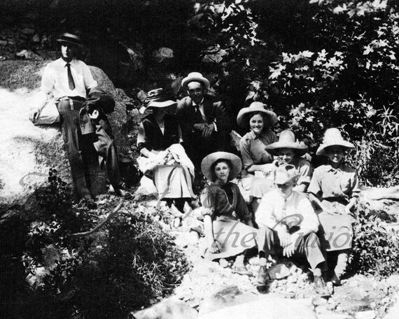 hats hiking group