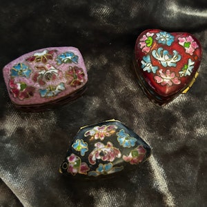 LOOK Set of 3 Fancy Cloisonné Lidded Tiny Boxes