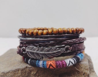 Native America Feather Bracelets, Rustic Feather Jewelry, Adjustable Bracelets for Men Women