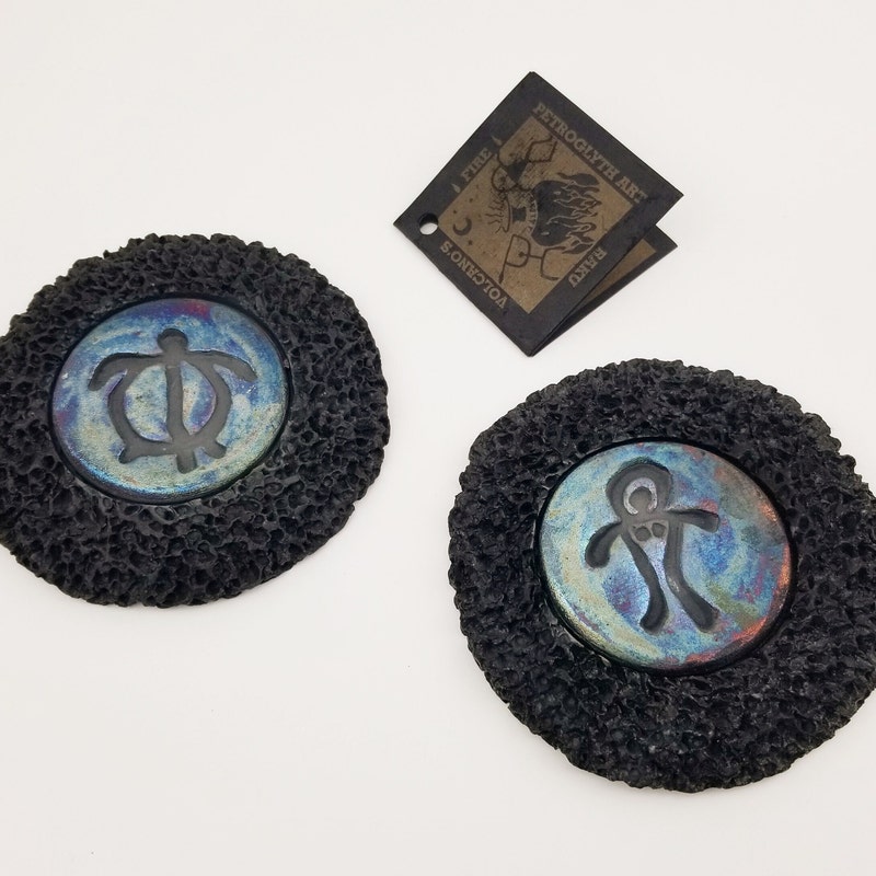 Handmade Wolf Coaster – Raku Pottery, Art Pottery, Handsigned – NEW