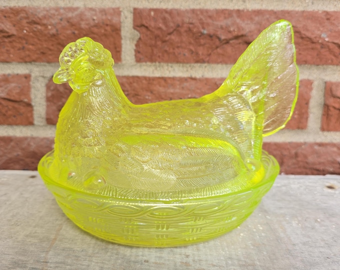 RARE Vintage Uranium Hen on Nest | Nesting Hen | UV Glows