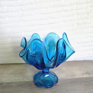 Vintage L E Smith MCM Peacock Blue Handkerchief Compote Art Glass Vase