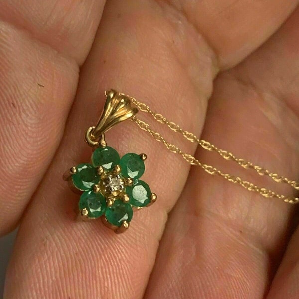 Flower Pendant With 18" Chain 1.00Ct Green Emerald Round Diamond Solid 14K Yellow Gold Finish