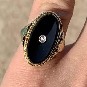 Victorian 14K Solid Yellow Gold Diamond And Black Onyx Filigree Ring Vintage