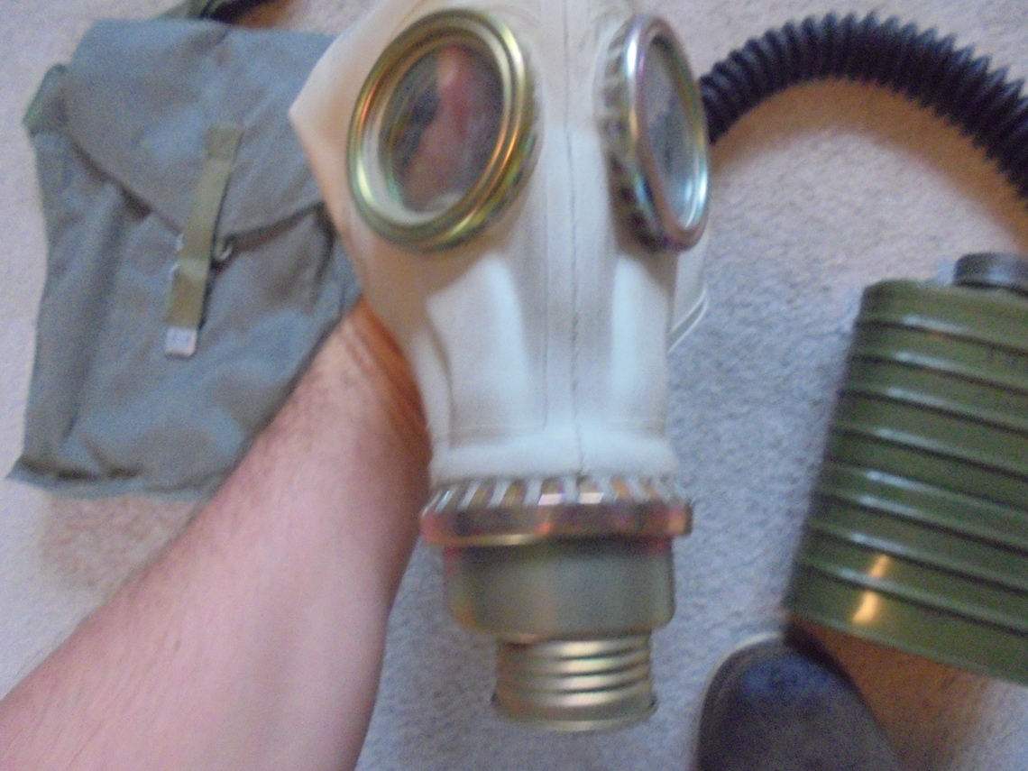om14 polish gas mask om14 polish gas mask