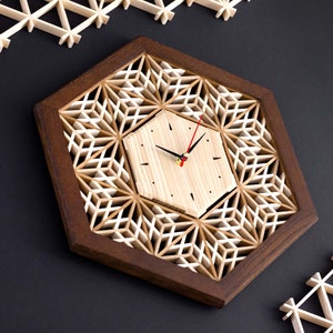 Kit horloge murale kumiko avec instructions de montage. Décoration murale pour votre chambre