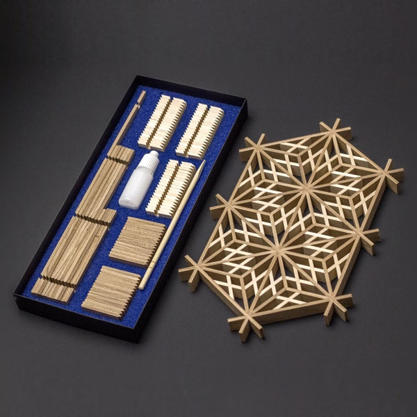 Bastelset für Erwachsene in einer Geschenkbox. DIY-Kumiko-Bausatz. Wohnkultur mit japanischer Kunst. Mosaik-Set. Entwicklung der Feinmotorik