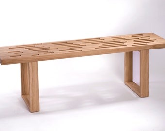 Premium Handcrafted Oak Bench: Durable Entryway Furniture - Easy Assembly & Customizable