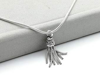 Amuleto de borlas de plata - Bonito amuleto de plata para ella - Amuleto de pulsera de plata - Lindo amuleto de regalo de plata - Amuleto multifuncional - PD84
