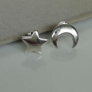 Brincos de prata esterlina com estrela e lua - Brincos celestiais - Brincos minúsculos - Brincos minimalistas - Brincos para piercing corporal - Brincos de cartilagem - NE7