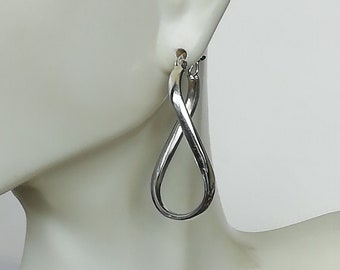 Sterling silver twisted hoops - Infinity hoops - Minimalist earrings - Casual hoops - 925 hoop earrings - Silver ear hoops - E104