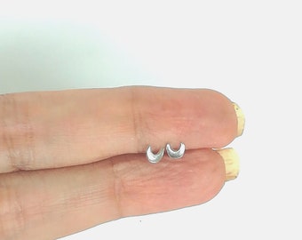 Sterling silver crescent moon studs - Tiny ear studs - Minimalist studs - Moon phase studs - Cartilage studs - Body piercing studs - NE2