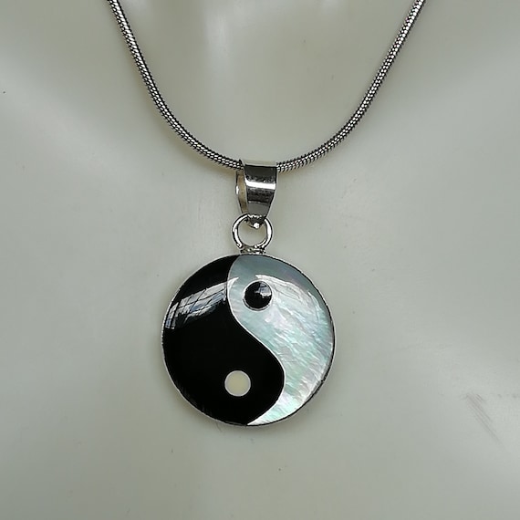 Yin-Yang Design MOTHER OF PEARL & 925 Sterling Silver Pendant Yin-Yang Design MOTHER OF PEARL & 925 Sterling Silver Pendant