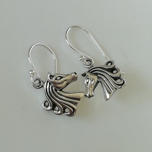 Sterling silver horse earring - Horse head danglers - 925 silver earring - Dangle earrings - Hypoallergenic earring - NE45