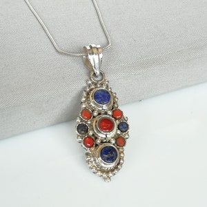 Nepalese necklace - Coral and lapis pendant - Tibetan necklace - Ethnic 925 silver - Vintage jewelry - PD588