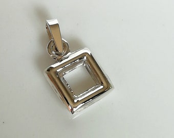 Square pendant - Sterling silver square charm - Geometric necklace - Minimalist pendant - Silver neck charm - Simple neck charm - PD666