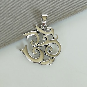 Silver Om pendant - Tibetan Om necklace - 925 Silver Om - Spiritual charm - Silver bracelet - Lucky Pendant - Yoga charm - PD332