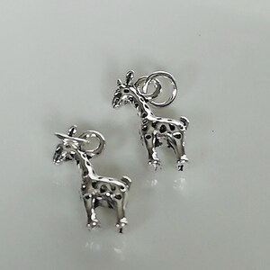 Giraffe pendant -Sterling silver giraffe pendant- Animal silver pendant - Cute christmas gifts - Silver charm necklace - PD574