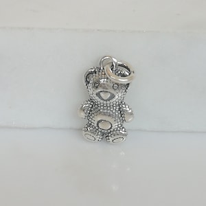 Encanto de osito de peluche de plata de ley - Colgante de peluche - Colgante boho - Lindo colgante de peluche - Amuleto de plata 925 - Colgante de plata - PD718