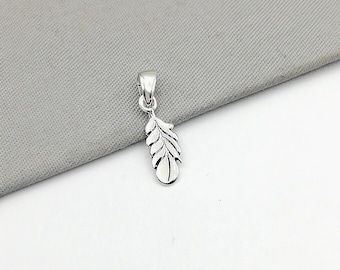 Silver leaf charm, Silver leaf pendant, Minimalist jewelry, Delicate boho pendant, Silver neck charm, Leaf bracelet, PD102