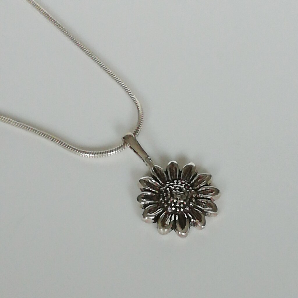 Orecchini A Perno A Girasole StarGems In Argento 925 Con Moissanite Verde 0,5ct E Placcatura Platino - Gioiello Regalo Con Confezione