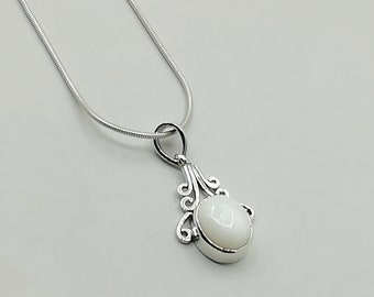 Shell stone pendant - White stone and silver pendant - Victorian pendant - Silver neck charm - Stone necklace - Neck jewelry - PD318