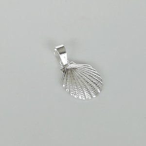 Tiny shell charm - Sterling silver pendant - Necklace charm - Bohemian charm - 925 silver charm - Unisex pendant - Ocean theme | PD454
