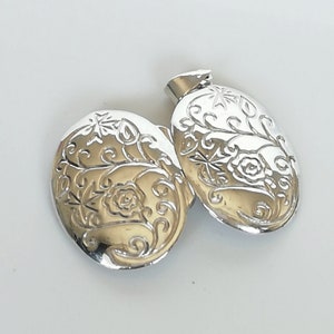 Silver Neck Locket - Victorian Locket - Photo Pendant - Gift For Loved One - Mothers Day Pendant - Locket Necklace - Pretty Locket - PD243