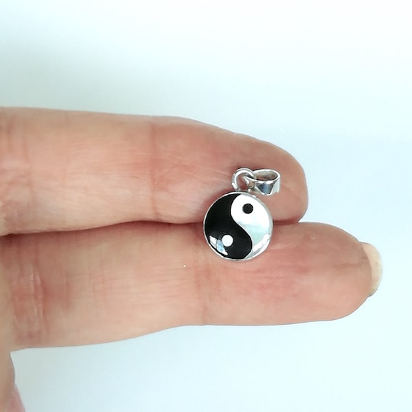 Mother Of Pearl Yin Yang Charm - 12mm  Sterling silver Pendant - Balancing Charm - Yin Yang Bracelet - Wanderlust Jewelry - PD252