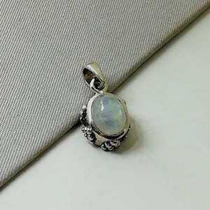 Moonstone pendant - white stone pendant necklace - Silver charm jewelry - Stone Jewelry - Silver and stone - PD466MS