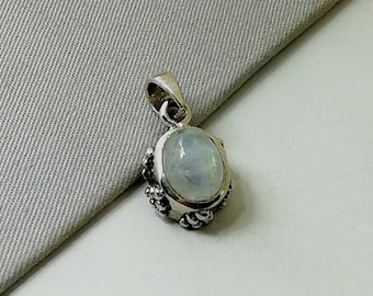 Moonstone pendant - white stone pendant necklace - Silver charm jewelry - Stone Jewelry - Silver and stone - PD466MS