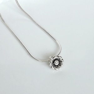 Tiny flower charm - Hill tribe charm - Silver neck charm - Flower Necklace - Silver Jewelry - Bracelet Charm - Jewelry Supply - PD399