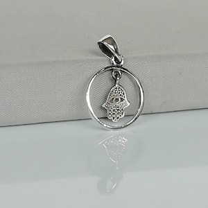 Hamsa In Circle  - Silver Hamsa Charm - Spiritual Pendant - Hamsa Bracelet - Boho Hand charm - Minimalist Style - Circle Of Life - PD155