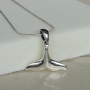 Walvisstaart zilveren hanger - Sterling zilveren walvisstaart charme - Ocean lovers hanger - Unisex zilveren bedel - PD786