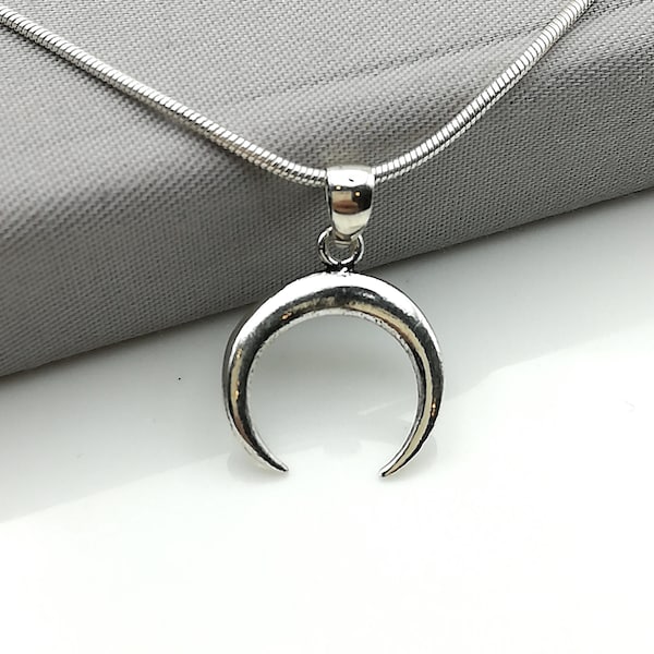 Crescent moon silver pendant -Sterling silver horn charm -  Talisman pendant - Unisex silver charm - PD67