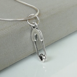 Silver safety pin charm - Sterling silver pendant - Pin necklace - Bohemian 925 silver - Unisex necklace - Fun gift jewelry -  PD622