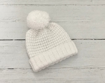 Witte handgebreide bobbelmuts, genderneutraal pasgeboren cadeau