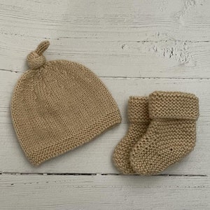 Vanilla knitted baby hat and booties, gender neutral baby shower gift, newborn gift