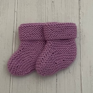 Tea rose knitted baby booties, newborn booties, baby girl gift, baby shower gift
