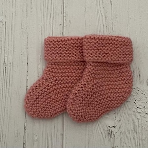 Blush pink knitted booties, newborn booties, baby shower gift