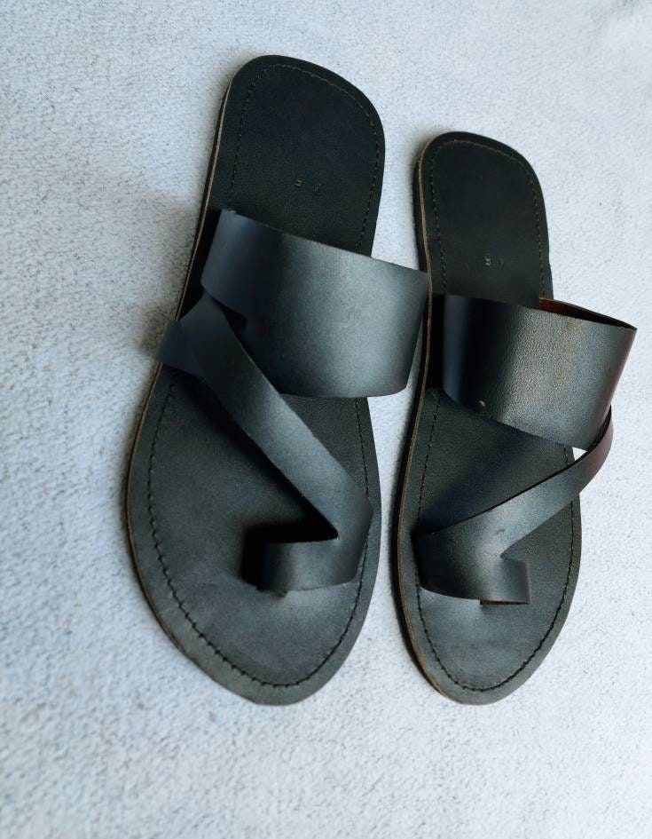 Black leather sandals for men with toe ring boho sandals | Etsy