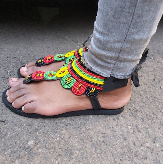 Amazon.com: hengfeny Beach Sandals, Womens Flat Sandals Gladiator Sandal  Fashion Dressy Strappy Flats Wide Width Slippers Black : Sports & Outdoors