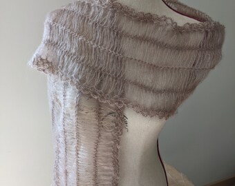 "Doux Rêve" mohair and silk scarf pattern, fork lace, model, diy