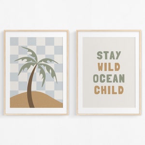 Juego de 2 impresiones descargables para niños "Palm Tree Stay Wild Ocean", decoración de guardería de surf, habitación infantil playera, habitación surfera, arte mural infantil, arte mural bohemio.