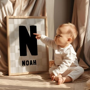 Impresión digital personalizada con nombre e inicial, arte de pared moderno a cuadros, impresión con inicial para sala de juegos para niñas y niños, impresión con inicial para habitación de niños