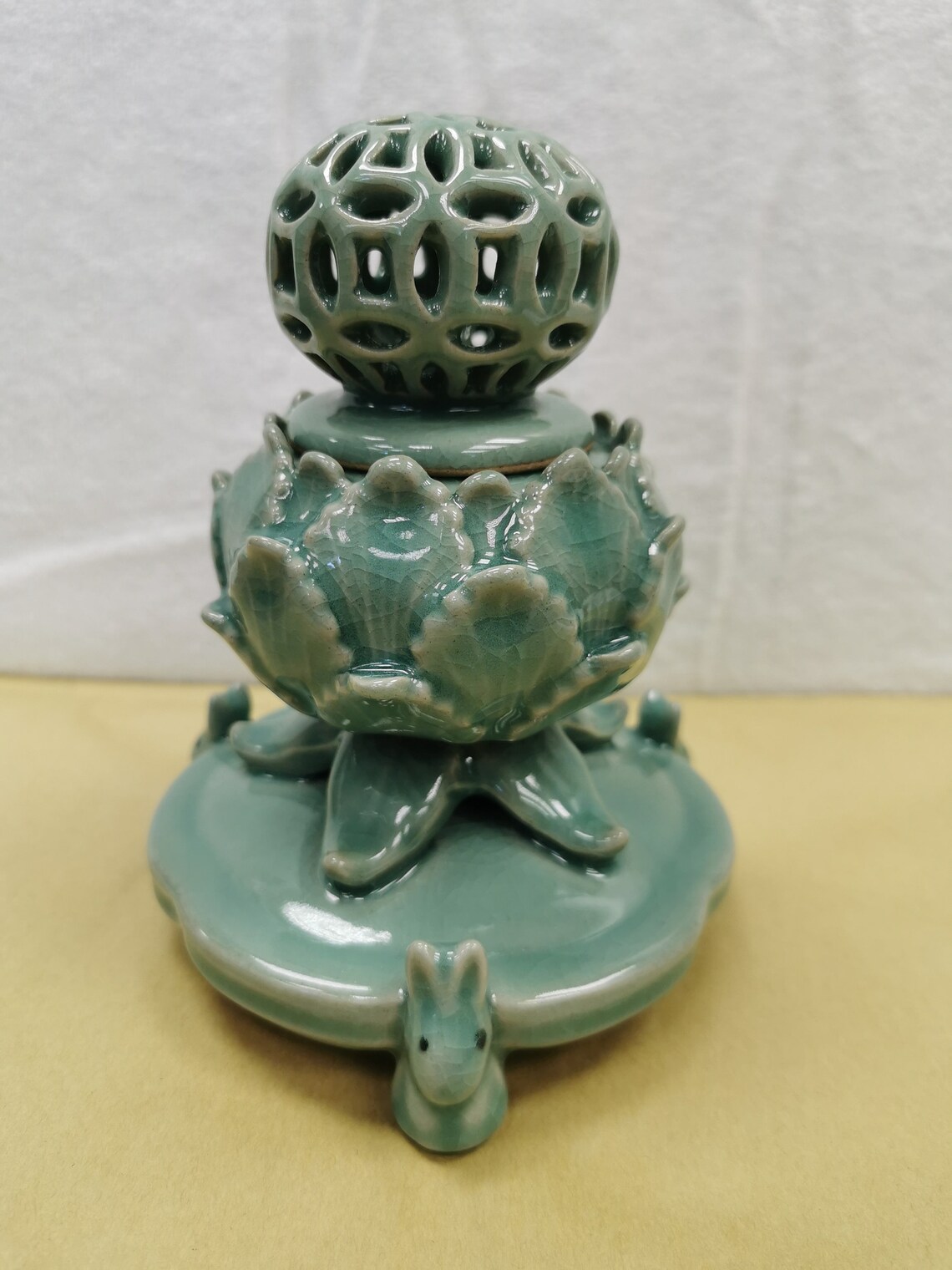 Korean Celadon Glaze Incense Burner Ceramic Pottery 7 Inches 17 Cm Home