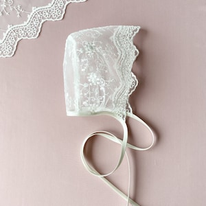 Baptism bonnet, christening bonnet